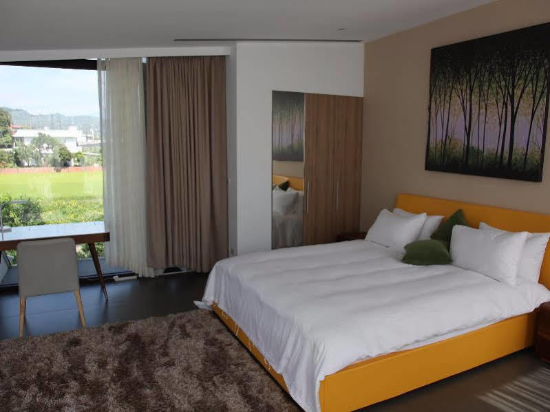 ออร่า วิลลา Hotel Yilan ภายนอก รูปภาพ